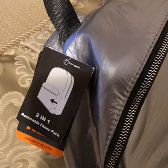 🔘NWT RBX Metallic Silver 2 in 1 Backpack - Picture 6 of 16